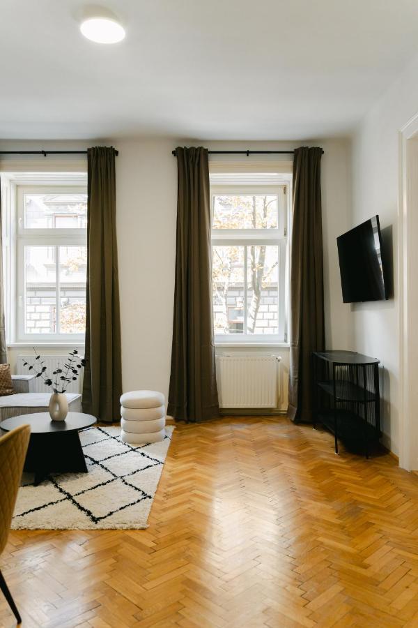 Cozy Apt Perfect For 4-6 Tv Metro Self-Checkin Wien Ngoại thất bức ảnh