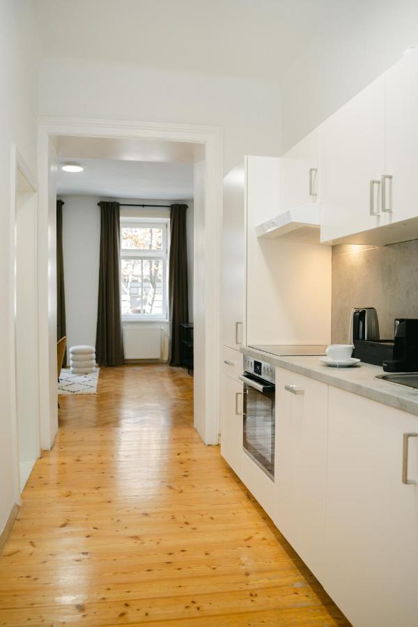 Cozy Apt Perfect For 4-6 Tv Metro Self-Checkin Wien Ngoại thất bức ảnh