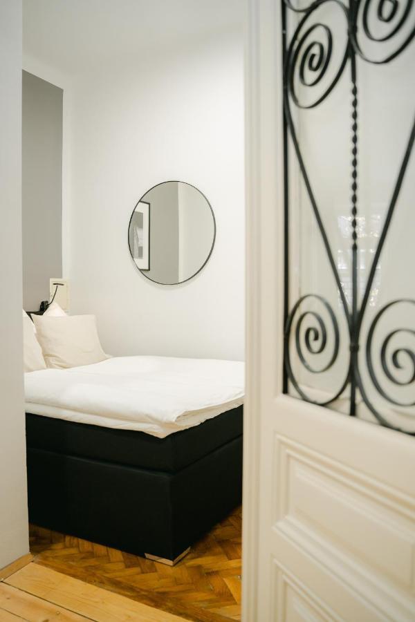 Cozy Apt Perfect For 4-6 Tv Metro Self-Checkin Wien Ngoại thất bức ảnh
